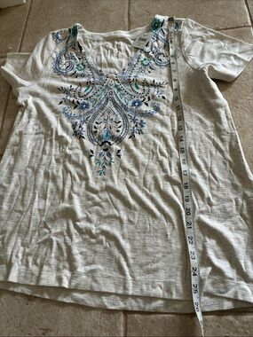 J. Jill White Short Sleeve V-Neck Top with Blue & Teal Embroidery